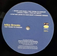 Cargar imagen en el visor de la galería, Mike Brooks – They Trying To Conquer
