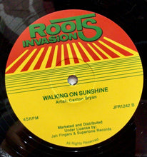 Cargar imagen en el visor de la galería, Carlton Bryan – Gridlock / Walking On Sunshine
