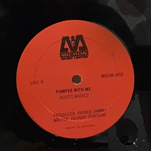 Cargar imagen en el visor de la galería, Johnny Osborne – Water Pumpee
