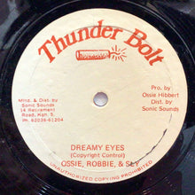 Cargar imagen en el visor de la galería, Tamlins – Ebony Eyes
