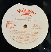 Cargar imagen en el visor de la galería, Nicodemus Vs. Toyan – DJ Clash
