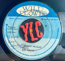 Cargar imagen en el visor de la galería, Big Youth – Johnnie Reggae
