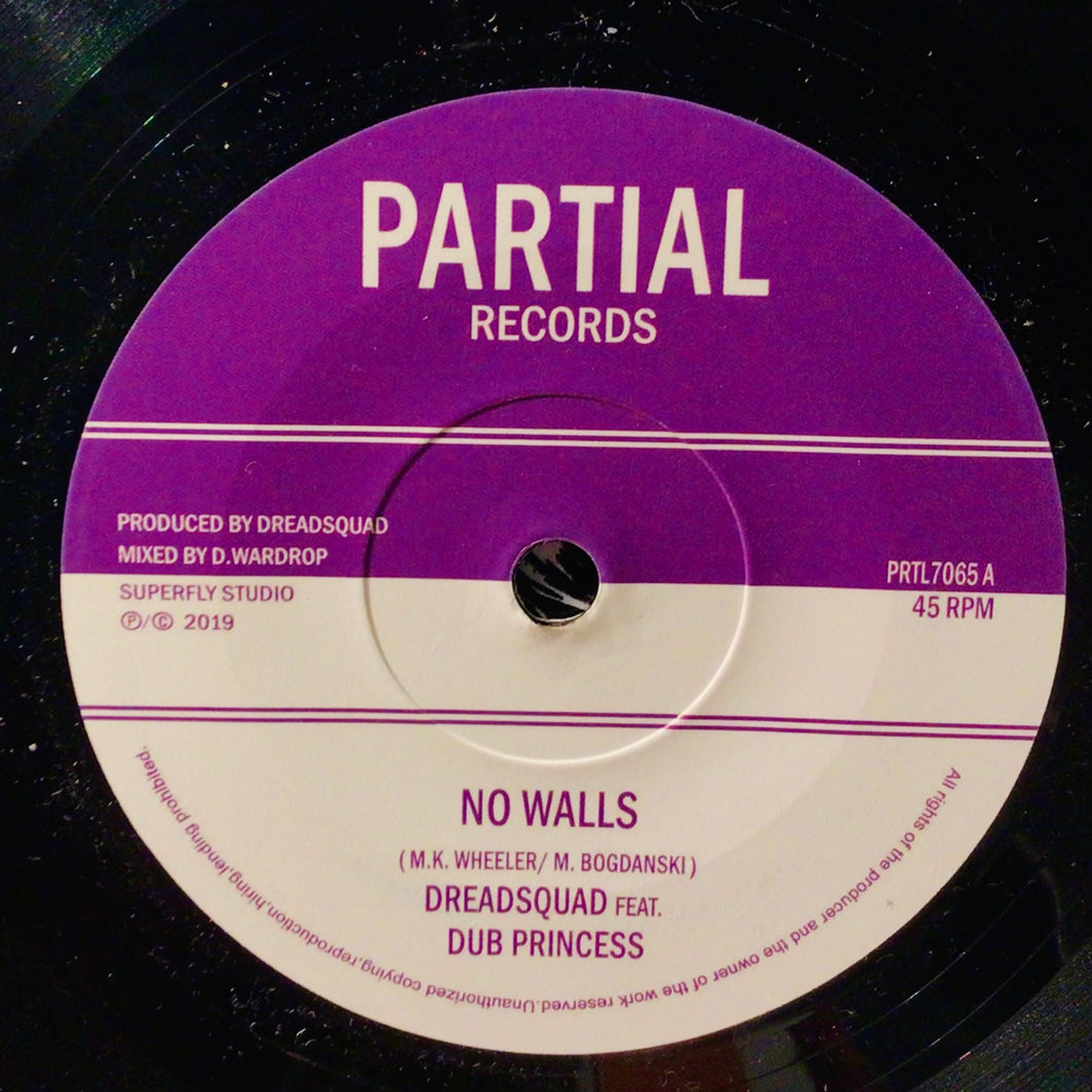 Dreadsquad Feat. Dub Princess – No Walls