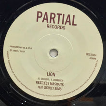 Cargar imagen en el visor de la galería, Restless Mashaits Feat. Scully Sims – Lion
