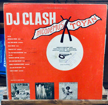 Cargar imagen en el visor de la galería, Nicodemus Vs. Toyan – DJ Clash
