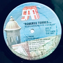 Cargar imagen en el visor de la galería, Roberto Torres – Elegantemente Criollo
