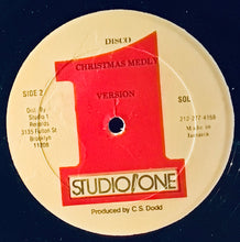 Cargar imagen en el visor de la galería, Various – Disco Christmas Medly
