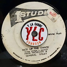 Cargar imagen en el visor de la galería, Papa Mitchigan &amp; General Smiley  – Nice Up The Dance
