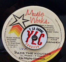 Cargar imagen en el visor de la galería, The Mighty Diamonds – Pass The Kouchie
