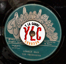 Cargar imagen en el visor de la galería, Dave Barker  / The Techniques – Your Love Is A Game / Lonely Man
