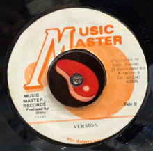 Cargar imagen en el visor de la galería, Shelly Thunder – Kuff
