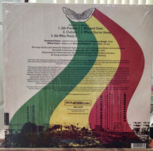 Cargar imagen en el visor de la galería, Revelation Rockers – Jah Praises

