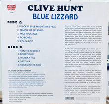 Cargar imagen en el visor de la galería, Clive Hunt – Blue Lizzard
