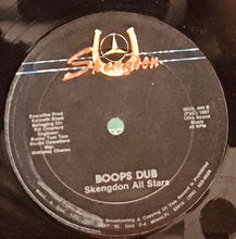 Cargar imagen en el visor de la galería, Sugar Minott &amp; Outlaw Mannix – Who Kill The Boops
