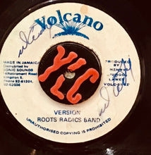 Cargar imagen en el visor de la galería, Michael Prophet / Roots Radics Band– Bomb
