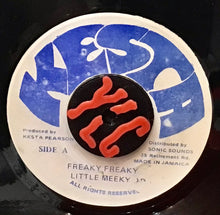 Cargar imagen en el visor de la galería, Little Meeky – Freaky Freaky
