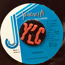 Cargar imagen en el visor de la galería, Admiral Bailey – Original Nuffy
