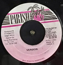 Cargar imagen en el visor de la galería, Singing Melody – Flash Back
