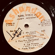 Cargar imagen en el visor de la galería, Judy Mowatt – Mr. Dee-J
