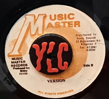 Cargar imagen en el visor de la galería, Nitty Gritty – We Run Things / Version
