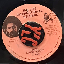 Cargar imagen en el visor de la galería, Leroy Smart – Yush
