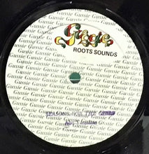 Cargar imagen en el visor de la galería, The Tamalins – Seasons For The Girls / The Best Things In Life
