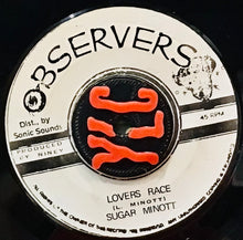 Cargar imagen en el visor de la galería, Sugar Minott / The Roots Radics – Lovers Race
