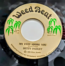 Cargar imagen en el visor de la galería, Betty Padget – My Eyes Adore You/Love Forever
