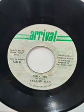 Cargar imagen en el visor de la galería, Eek-A-Mouse / Yellow Man – Wha Do Dem / Mr Chin
