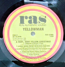 Cargar imagen en el visor de la galería, Yellowman – A Very, Very Yellow Christmas
