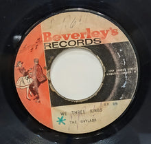 Cargar imagen en el visor de la galería, The Gaylads / Beverley's All-Stars – We Three Kings / Moon Glow
