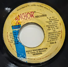 Cargar imagen en el visor de la galería, Dennis Brown &amp; Gregory Isaacs – Big All Around
