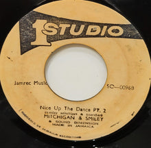 Cargar imagen en el visor de la galería, Papa Mitchigan &amp; General Smiley – Nice Up The Dance
