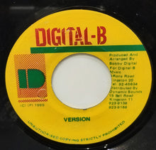Cargar imagen en el visor de la galería, Twiggy &amp; Mickey Spice – Let's Groove
