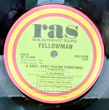 Cargar imagen en el visor de la galería, Yellowman – A Very, Very Yellow Christmas
