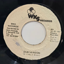 Cargar imagen en el visor de la galería, Dennis Brown – Stop Fighting (So Early In The Morning)
