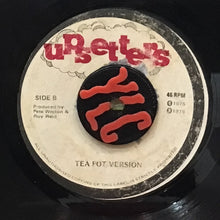 Cargar imagen en el visor de la galería, I Roy– Tea Pot
