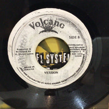 Cargar imagen en el visor de la galería, Frankie Paul – Pass The Tushungpeng
