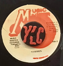 Cargar imagen en el visor de la galería, Echo Minott &amp; General Jah Mikey – When My Little Girl Is Smiling
