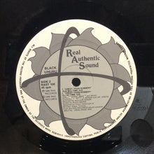 Cargar imagen en el visor de la galería, Black Uhuru ‎– Great Train Robbery

