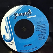 Cargar imagen en el visor de la galería, Wayne Smith – Under Me Sleng Teng
