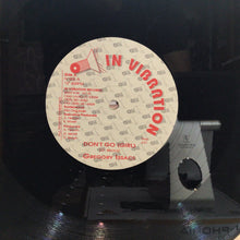 Cargar imagen en el visor de la galería, Gregory Issacs – Don&#39;t Go (Girl) / Giving My Loving
