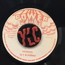 Cargar imagen en el visor de la galería, Sugar Minott – Buy Off The Bar

