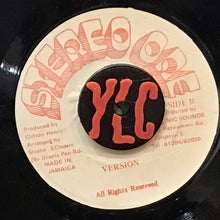 Cargar imagen en el visor de la galería, Frankie Paul – To The Fire
