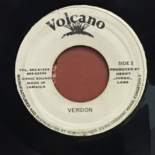 Cargar imagen en el visor de la galería, Tony Tuff – Border
