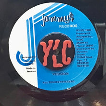 Cargar imagen en el visor de la galería, Hugo Barrington – Massive Gathering
