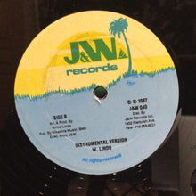 Cargar imagen en el visor de la galería, Al Campbell – Gimme Wey Mi Want
