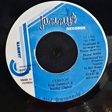 Cargar imagen en el visor de la galería, Leroy Smart – She Only Want Sup'm

