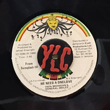 Cargar imagen en el visor de la galería, Papa Michigan &amp; General Smiley– We Need A Onelove Portada de album Michigan &amp; Smiley - We Need A Onelove
