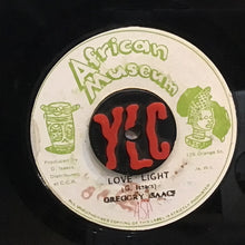 Cargar imagen en el visor de la galería, Gregory Isaacs – Love Light
